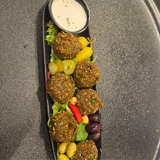 33 Six Falafel Pieces
